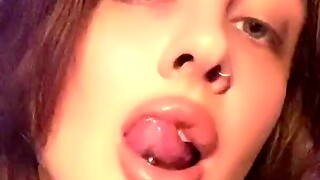 Close up homemade video in HD of a night chick having fun